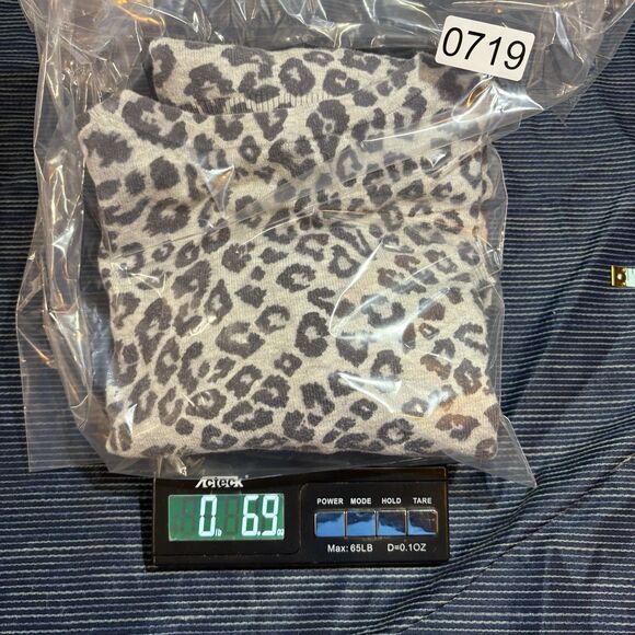 Old Navy XS Leopard Print Cardigan Women Gray Button Front Vintage Y2K Classic - Picture 7 of 7